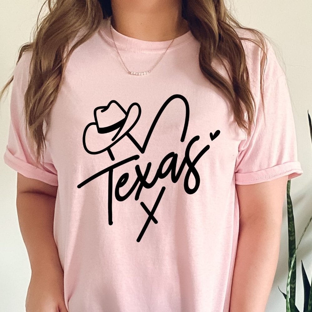 Texas Cowgirl heart and Hat Pink T Shirt
